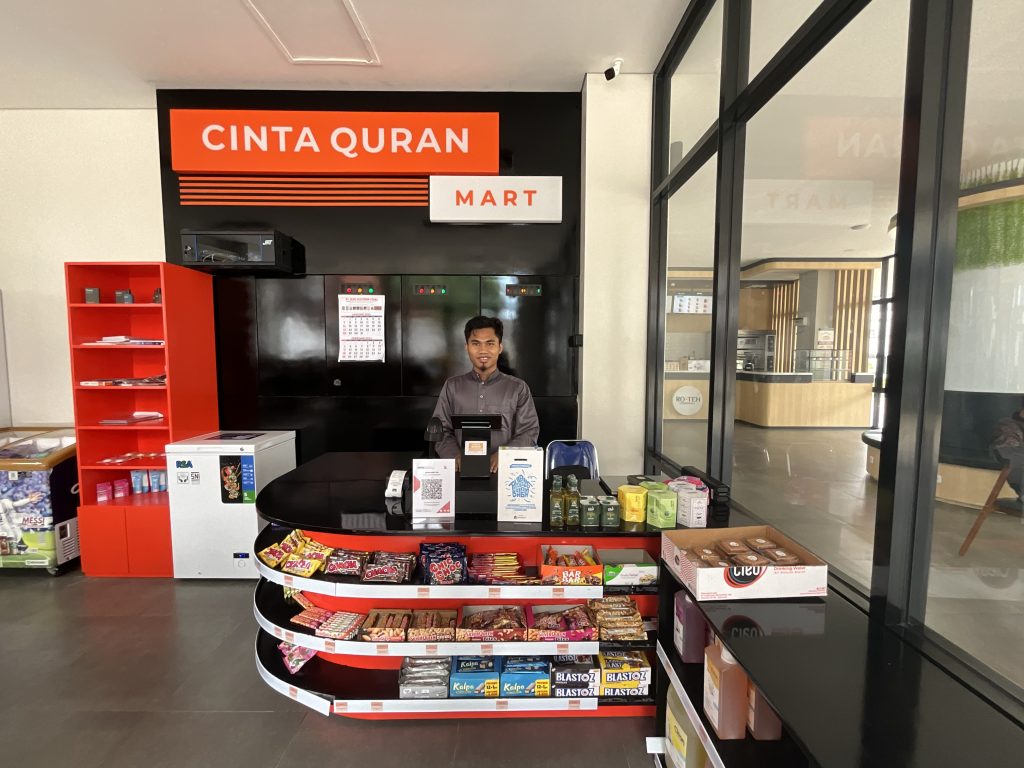 Peresmian CQ Mart